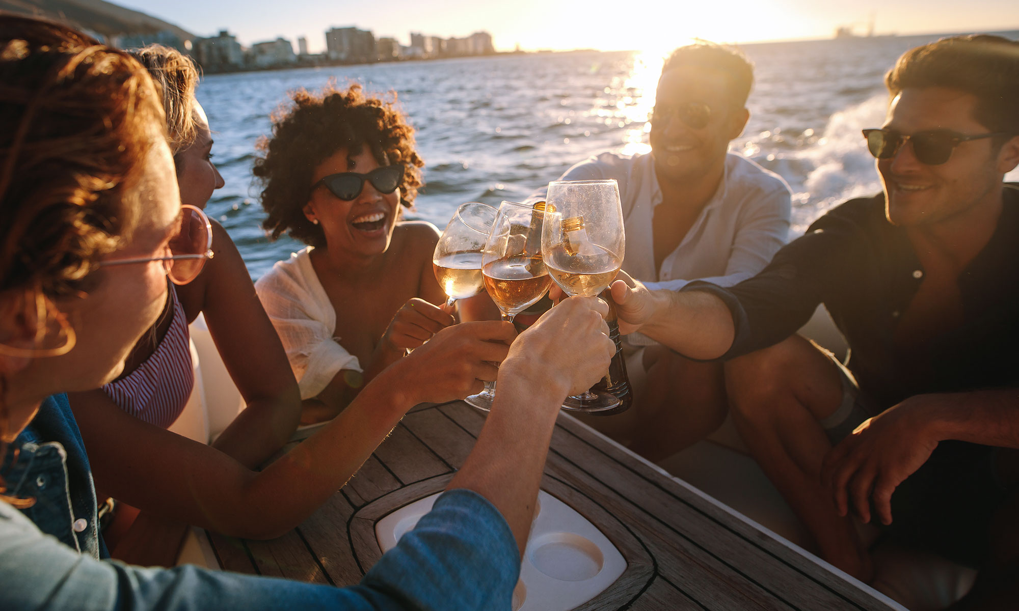Partyfloß 'Deluxe' in Berlin / Party boat 'Deluxe' in Berlin