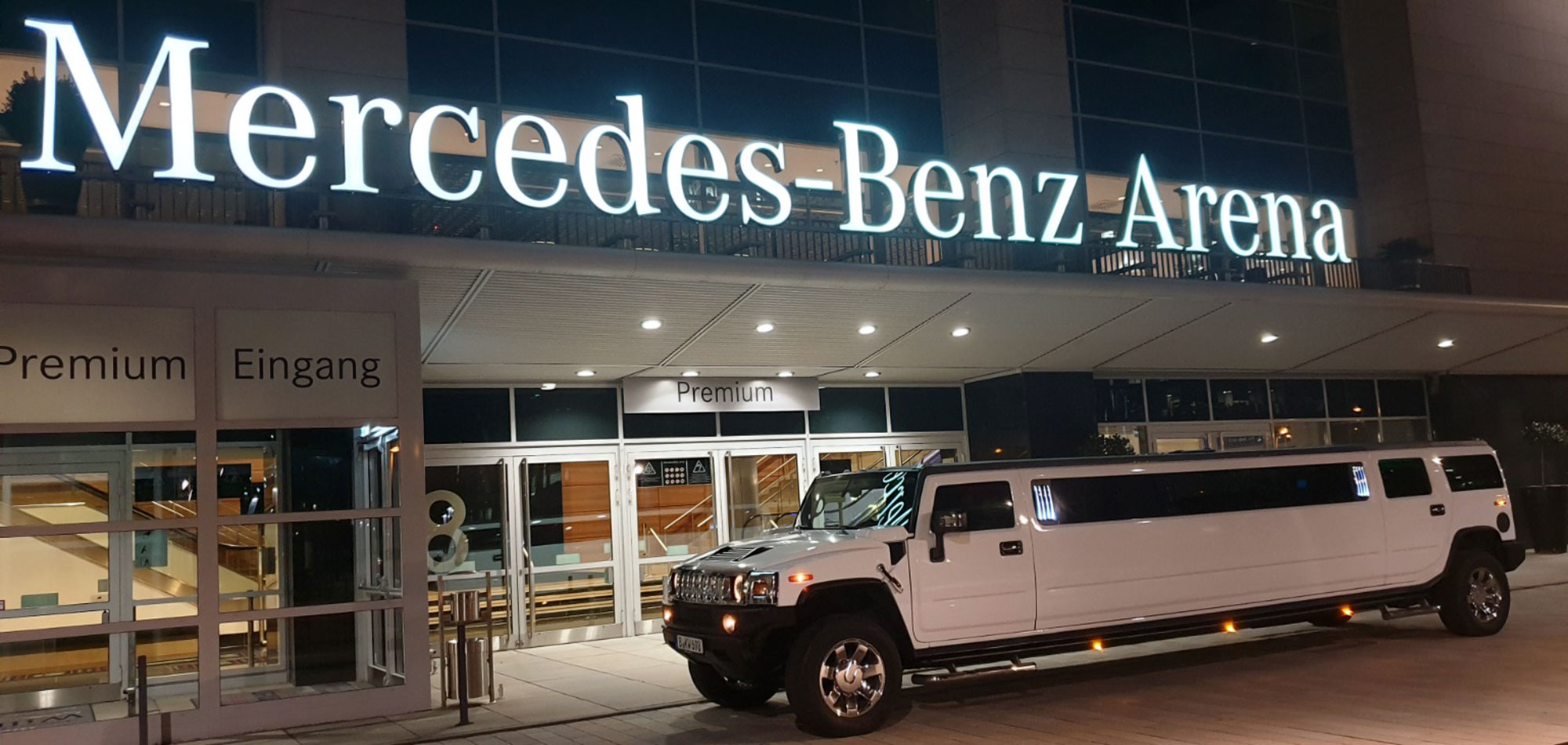 Hummer H2 Stretchlimo für den JGA in Berlin / Hummer H2 stretch limousine for the hen party or stag do in Berlin