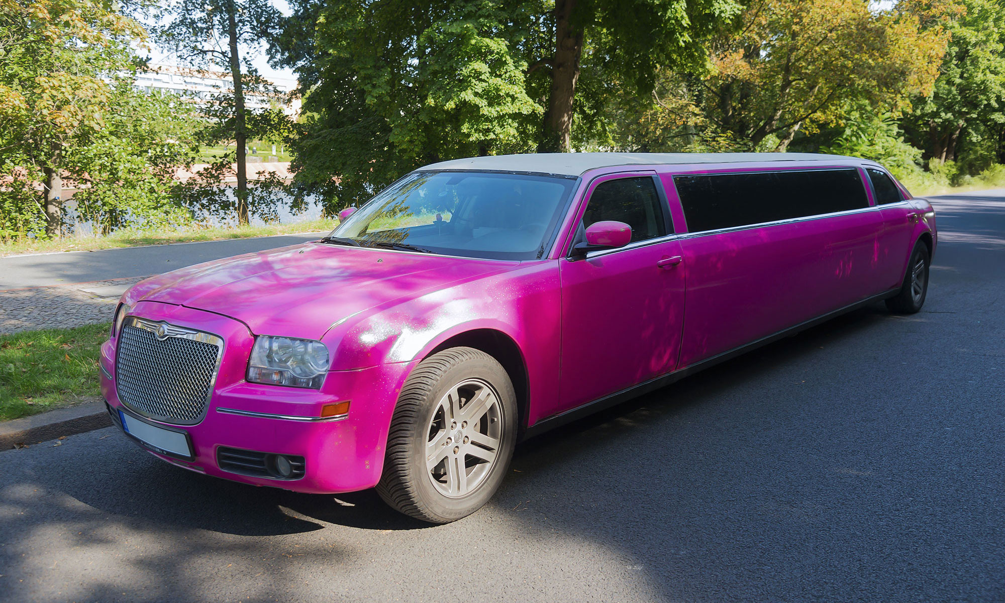 Pinke Stretchlimo für den JGA in Berlin / Pink stretch limousine for hen party in Berlin