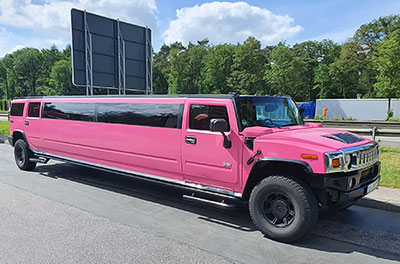 Pink stretch limousine Dusseldorf