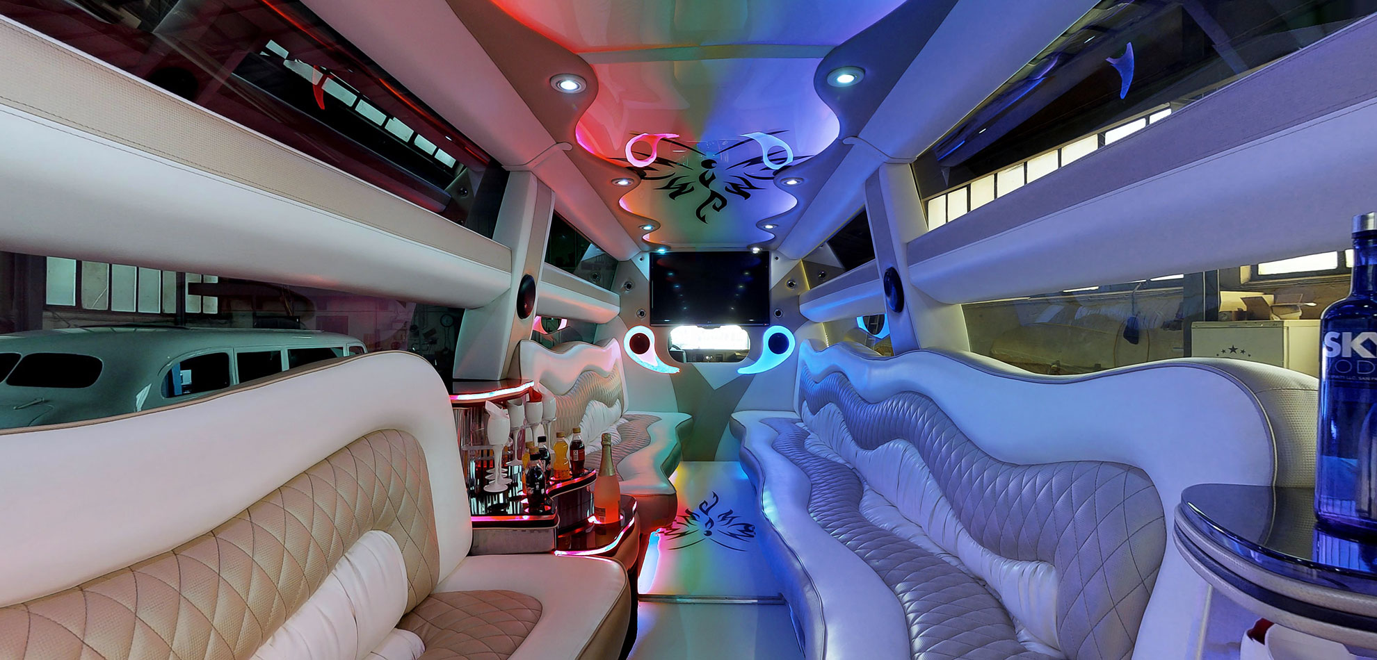 H2 Doppeldecker Stretchlimo für den JGA in Köln / H2 double decker stretch limousine for the hen party or stag do in Cologne