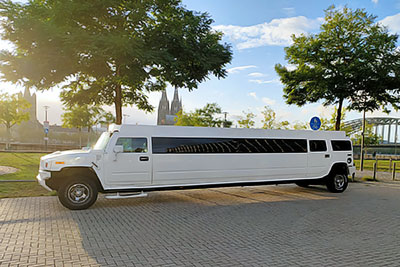 Hummer H2 stretch limousine Cologne