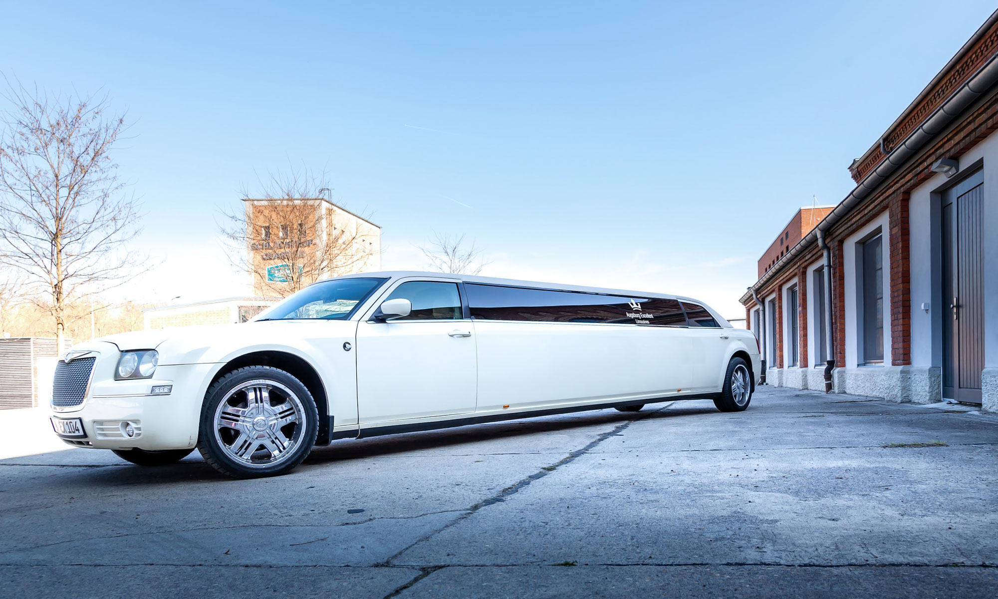 Chrysler Stretchlimo für den JGA in München / Chrysler stretch limousine for the hen party or stag do in Munich