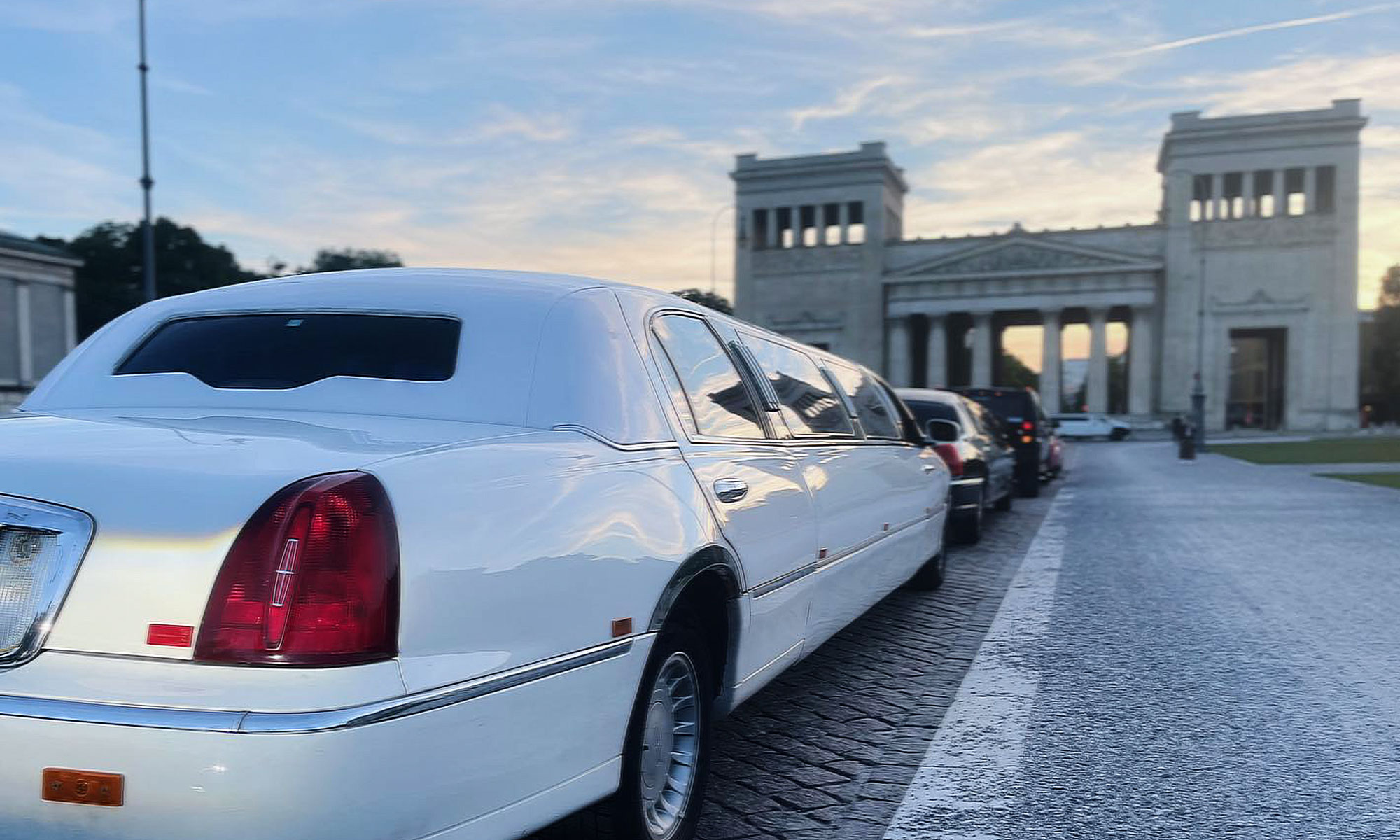Lincoln Stretchlimo für den JGA in München / Lincoln stretch limousine for the hen party or stag do in Munich