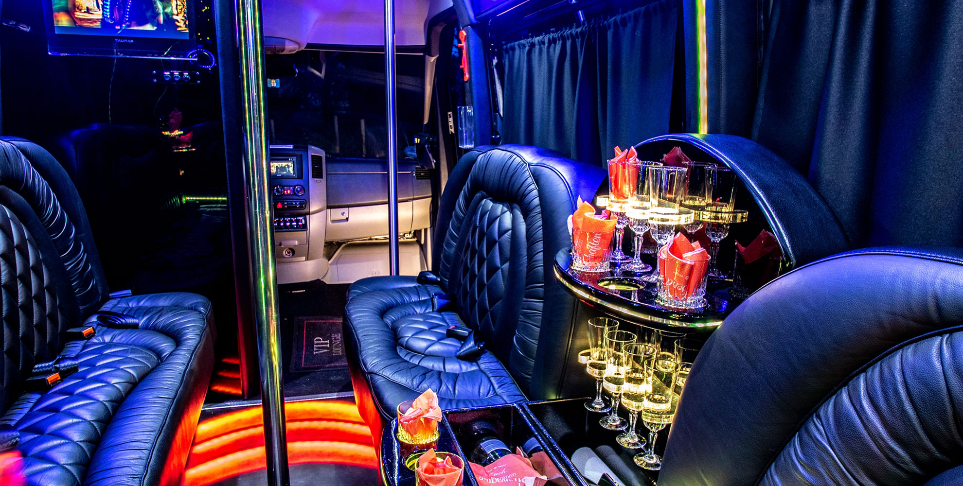 Party Shuttle Bus für den JGA in Nürnberg / Party shuttle bus for the hen party or stag do in Nuremberg