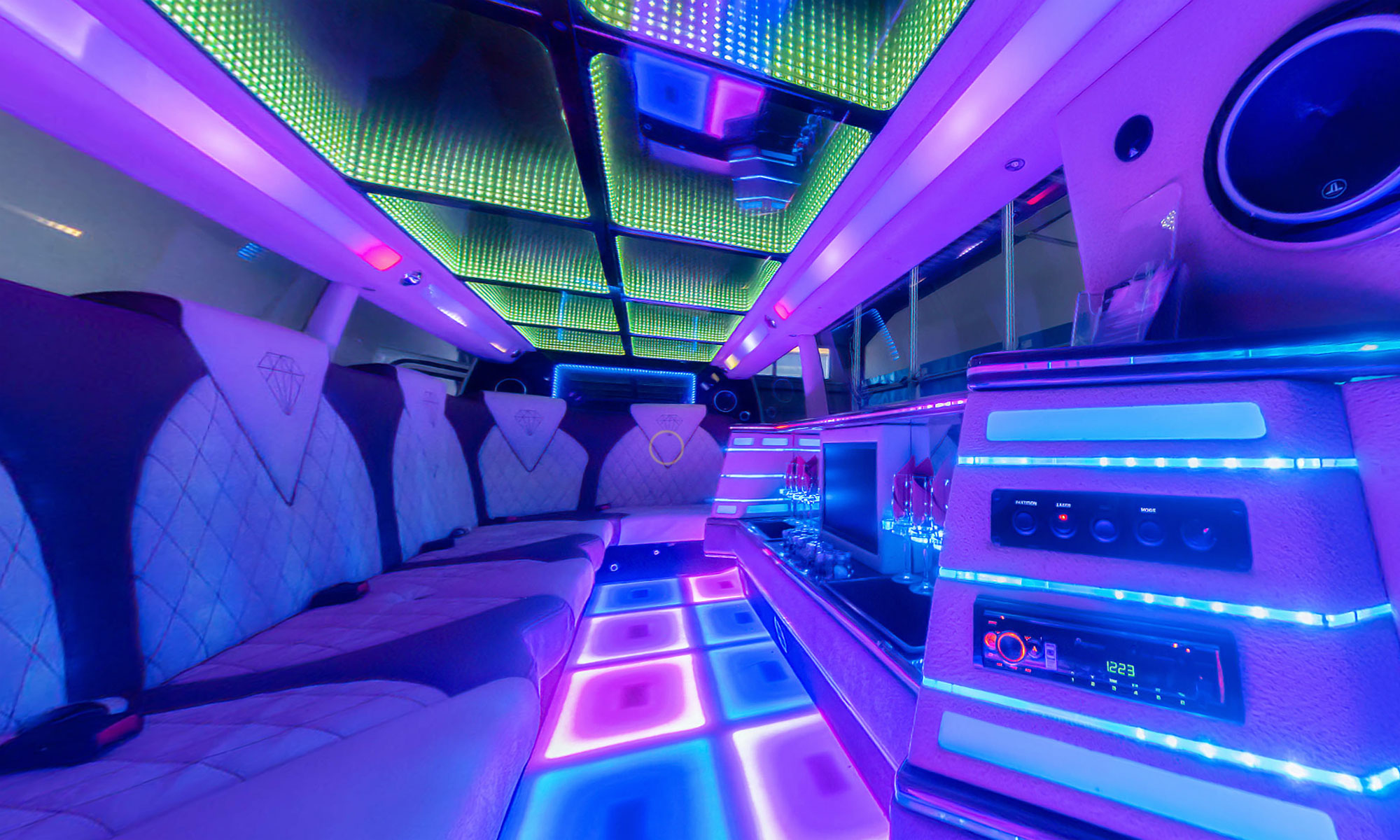Hummer Stretchlimo für den JGA in Stuttgart / Hummer stretch limousine for the hen party or stag do in Stuttgart