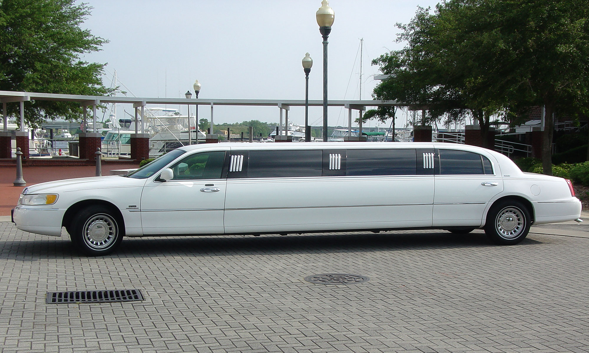 Lincoln Stretchlimo für den JGA in Wien / Lincoln stretch limousine for the hen party or stag do in Vienna
